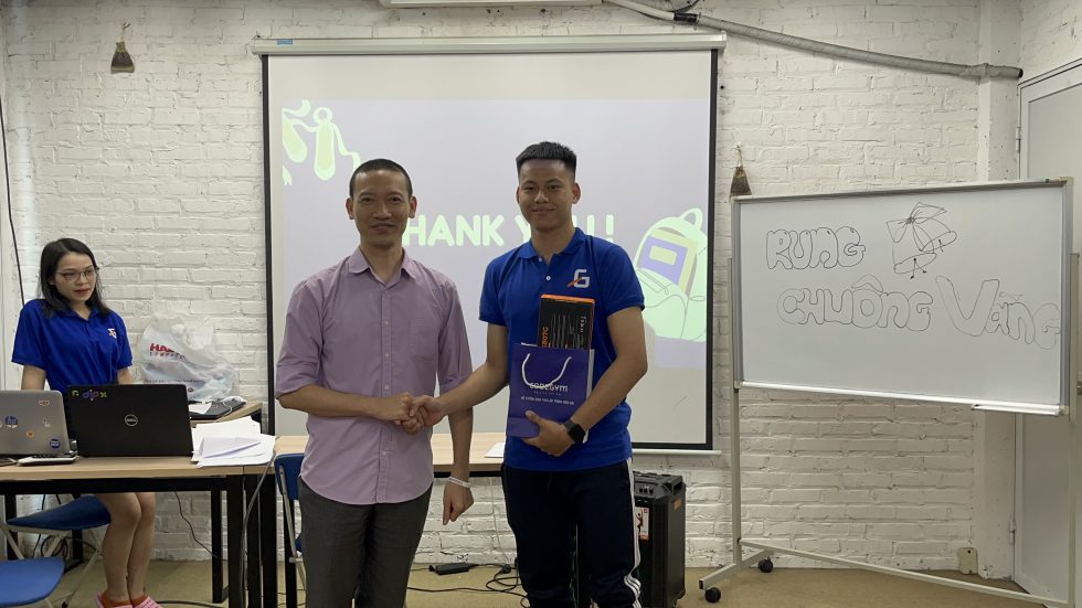 Học viên chiến thắng cuộc thi Rung chuông Vàng tại CodeGym Mỹ Đình